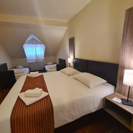 Jubilee Hotel 2*