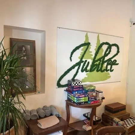 Jubilee מלון 2*